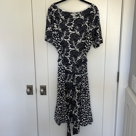 Boden Dresses & Skirts - Boden navy knit dress